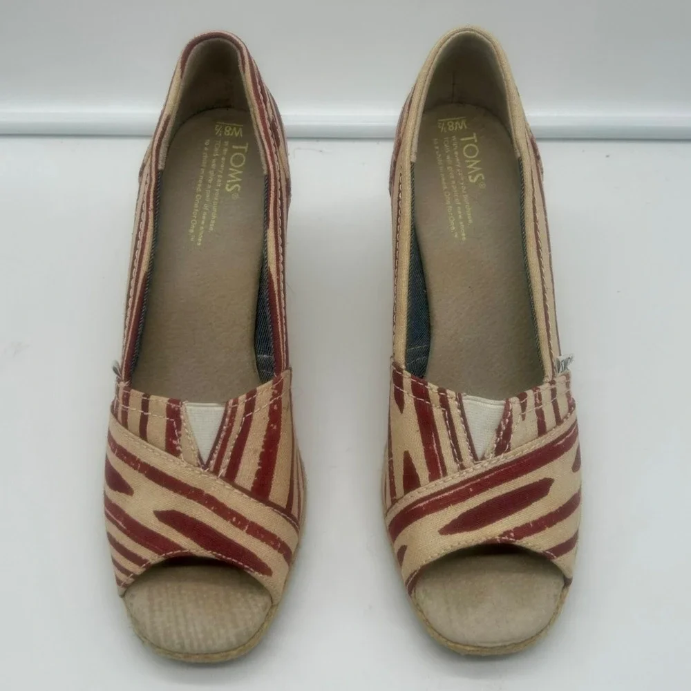 Toms Wedge Espadrilles Shoes Women 8.5 Tan‎ Beige Red Stripe Pep Toe Slip On